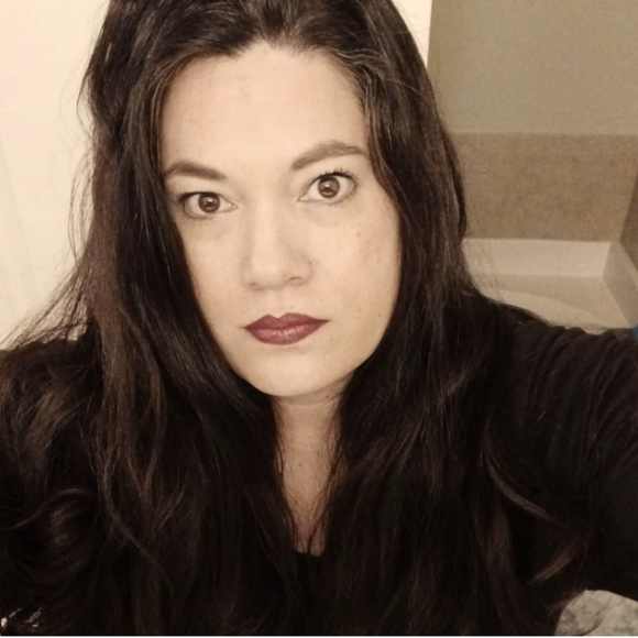 @simply_serene "LIVE" Share Show GIVEAWAYS🎁Jewelry💍Women's Clothing👗Makeup💄 - Picture 3 of 5